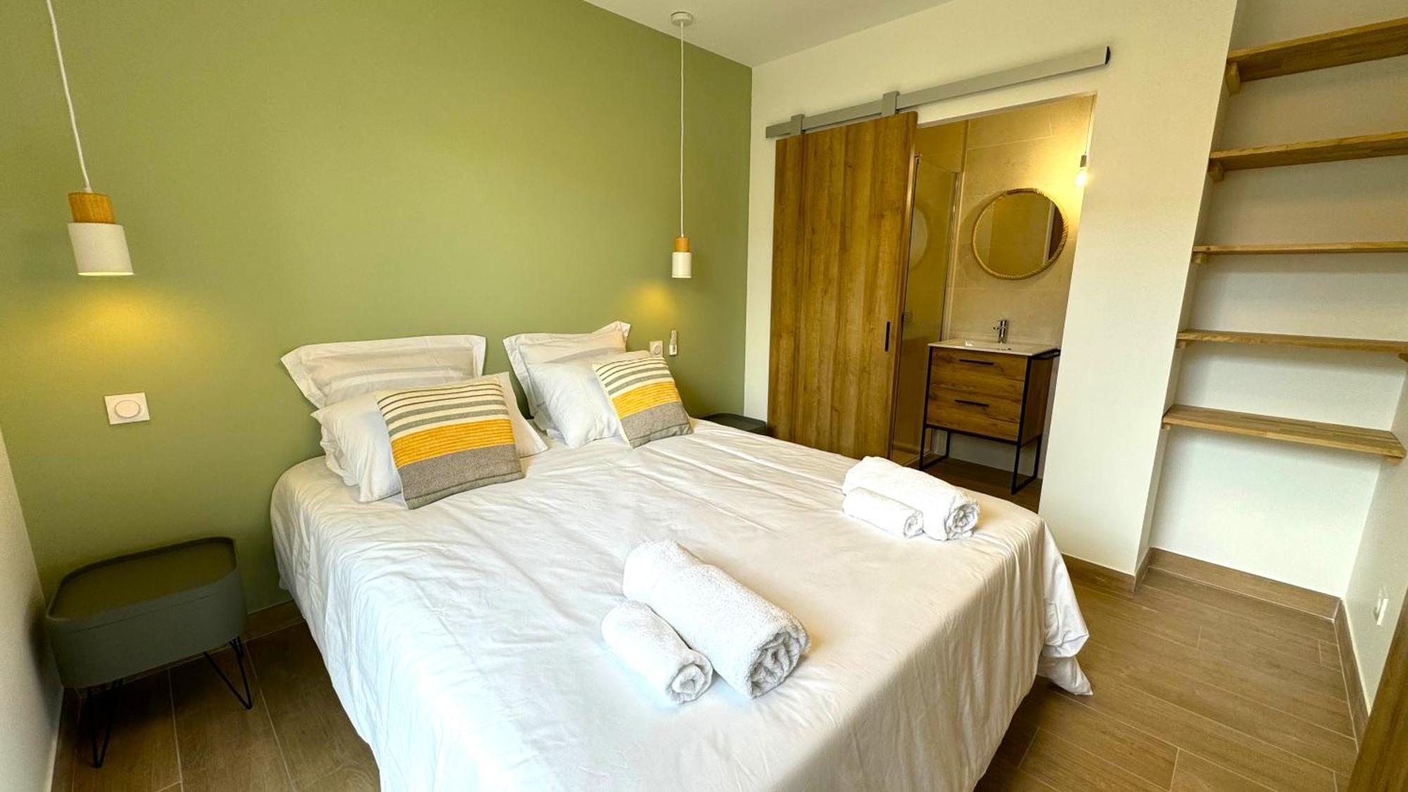 Daya Lodge. LʼIsle-sur-la-Sorgue Eksteriør billede