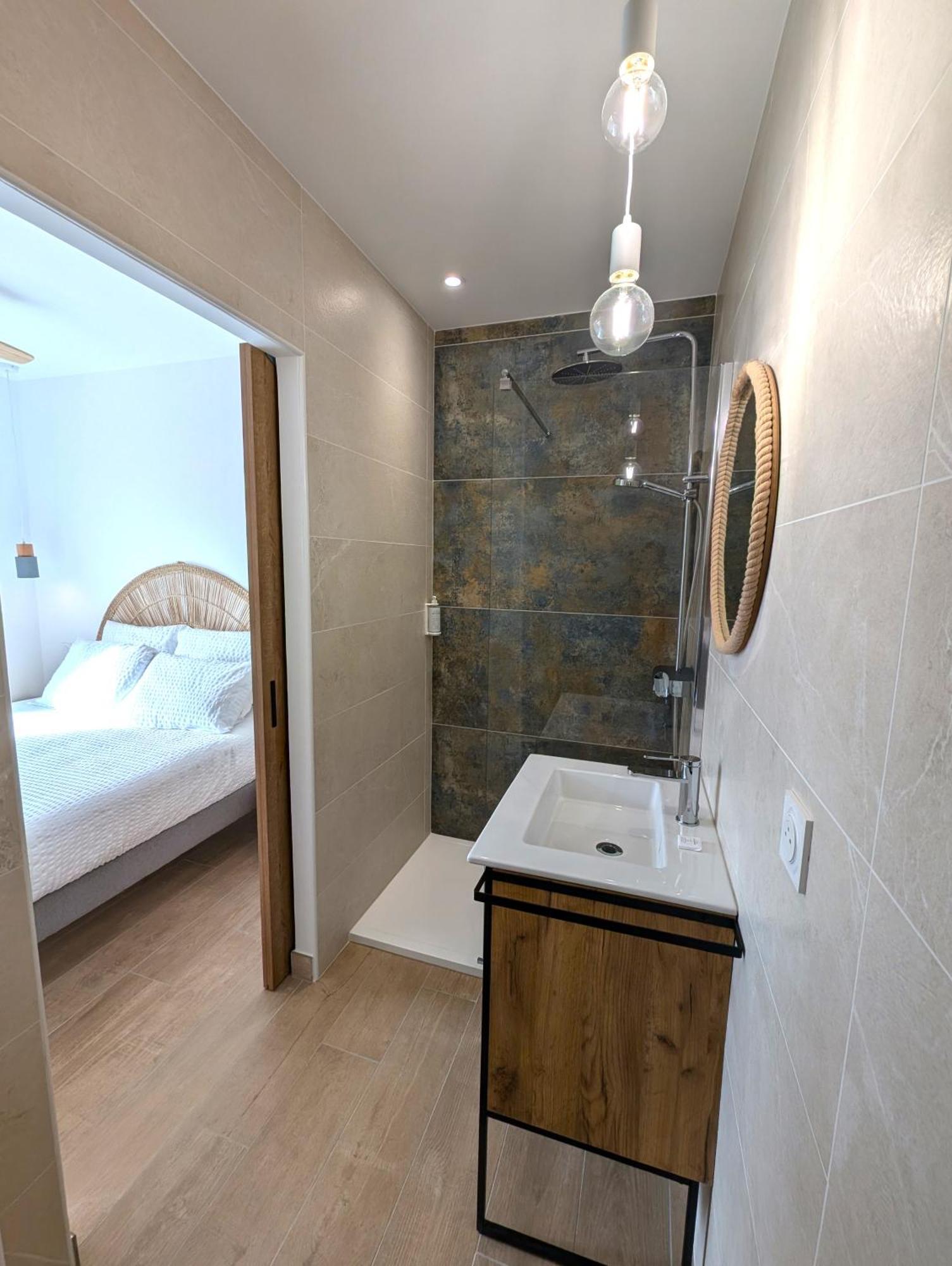 Daya Lodge. LʼIsle-sur-la-Sorgue Eksteriør billede