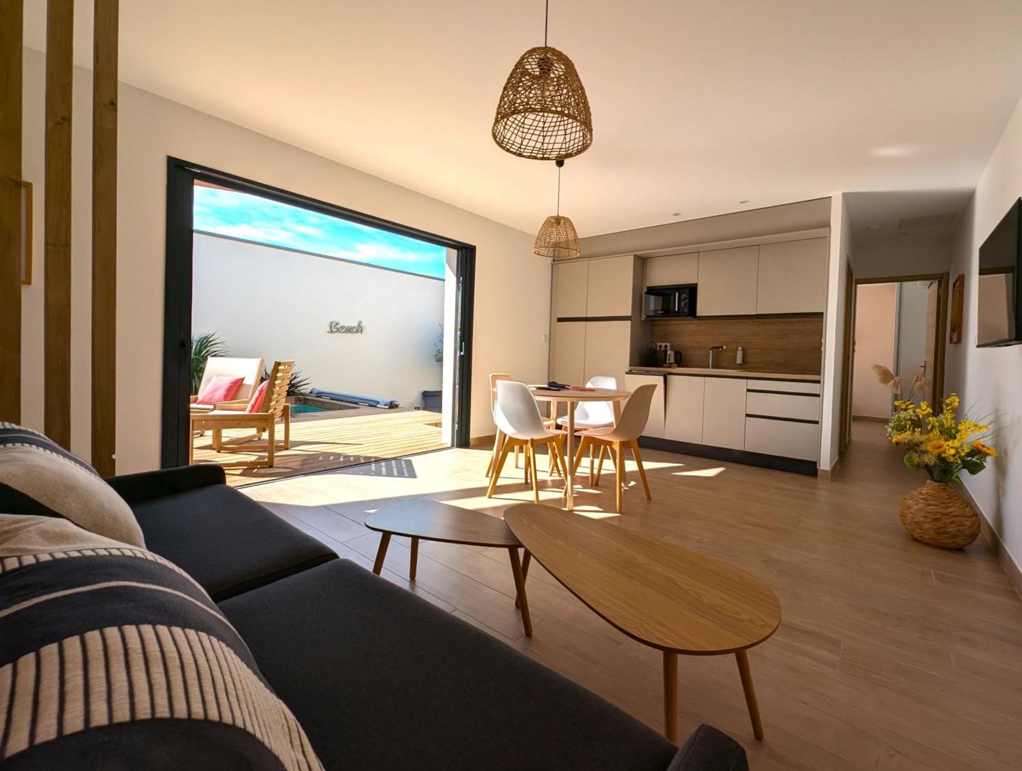 Daya Lodge. LʼIsle-sur-la-Sorgue Eksteriør billede