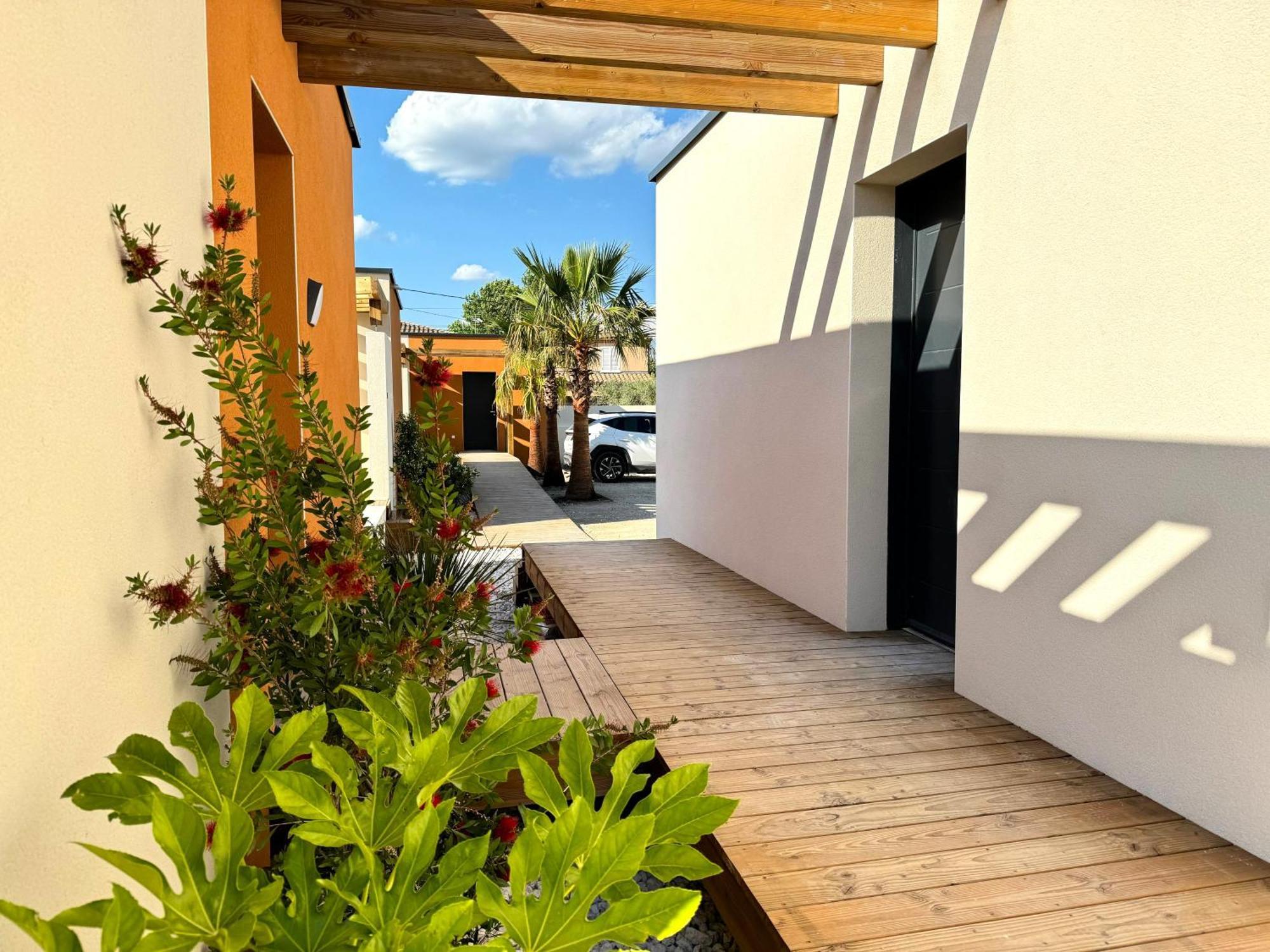 Daya Lodge. LʼIsle-sur-la-Sorgue Eksteriør billede