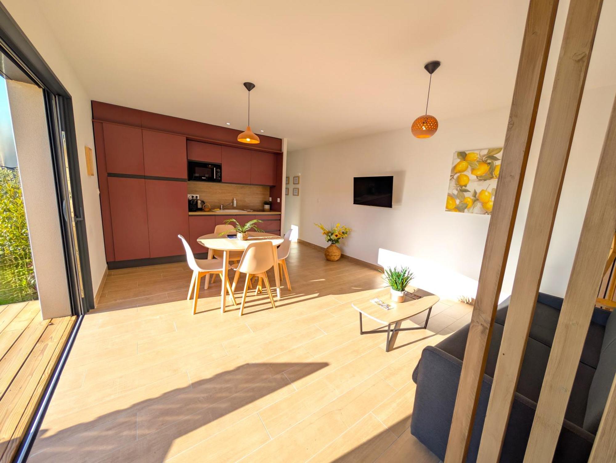 Daya Lodge. LʼIsle-sur-la-Sorgue Eksteriør billede